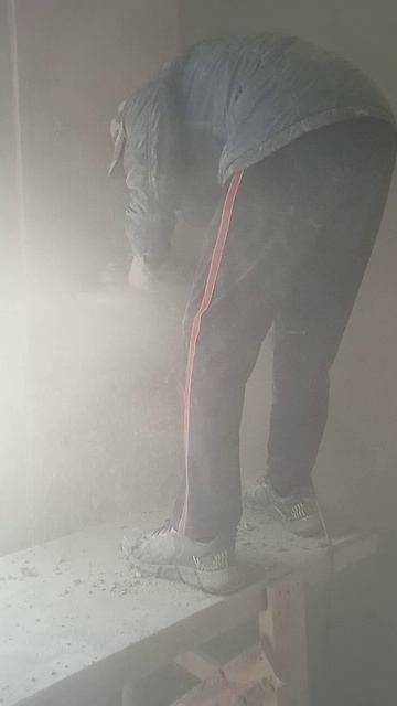 Пилю стену эклипт