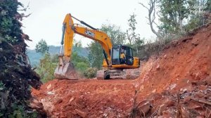 Умелый экскаватор строит новую горную дорогу | Экстремальное дорожное строительство