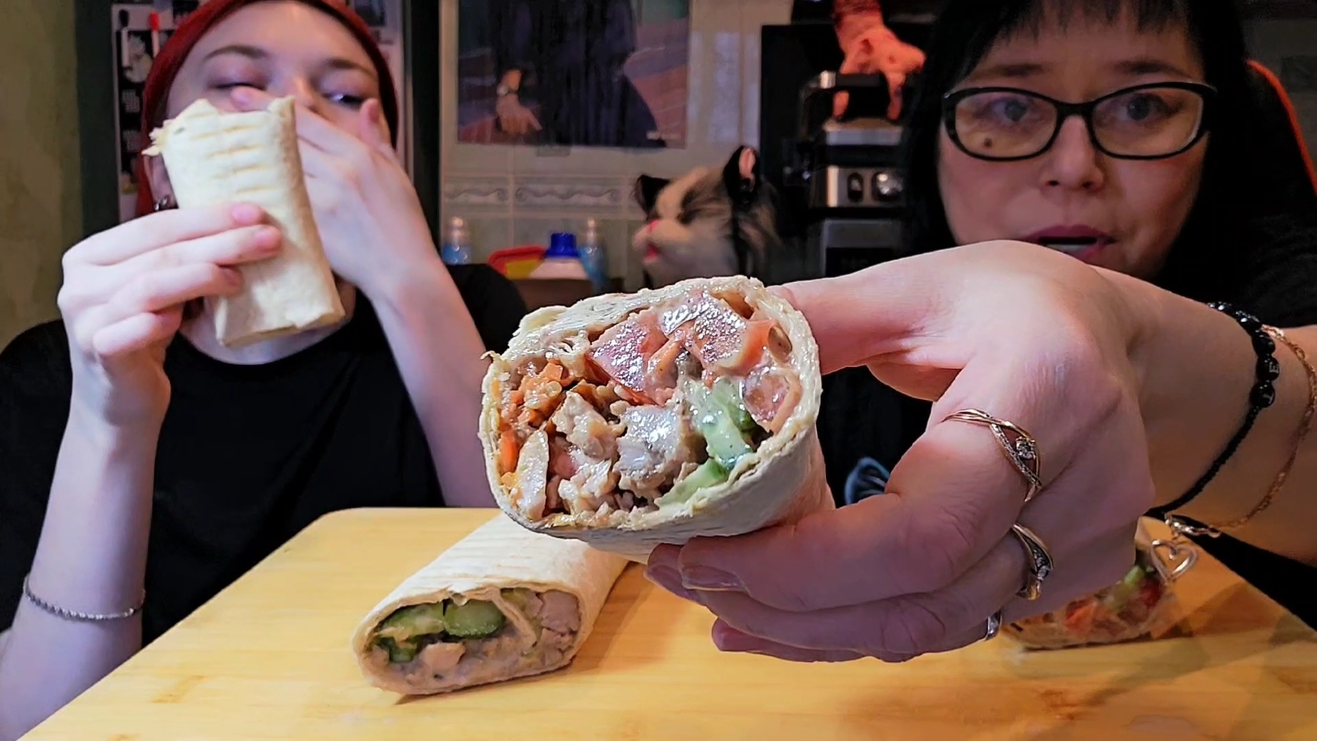 Мукбанг | Шаурма Пикантная и Горчичная | Обжор Асмр смотреть онлайн
