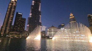 Дубайские фонтаны достигают 150 метров высоты, один из самых высоких в мире