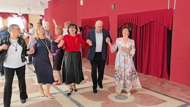 Дискотека начинается... 08.02.26... смотреть онлайн