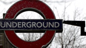 Мужчина приставал к спящей пассажирке метро и предлагал секс за деньги