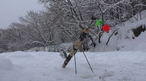 УЕХАЛИ В ЛЕСНУЮ ГЛУШЬ И НАДОЛБИЛ ПЛОТВЫ ПА ВЕРТОЛЁТ.