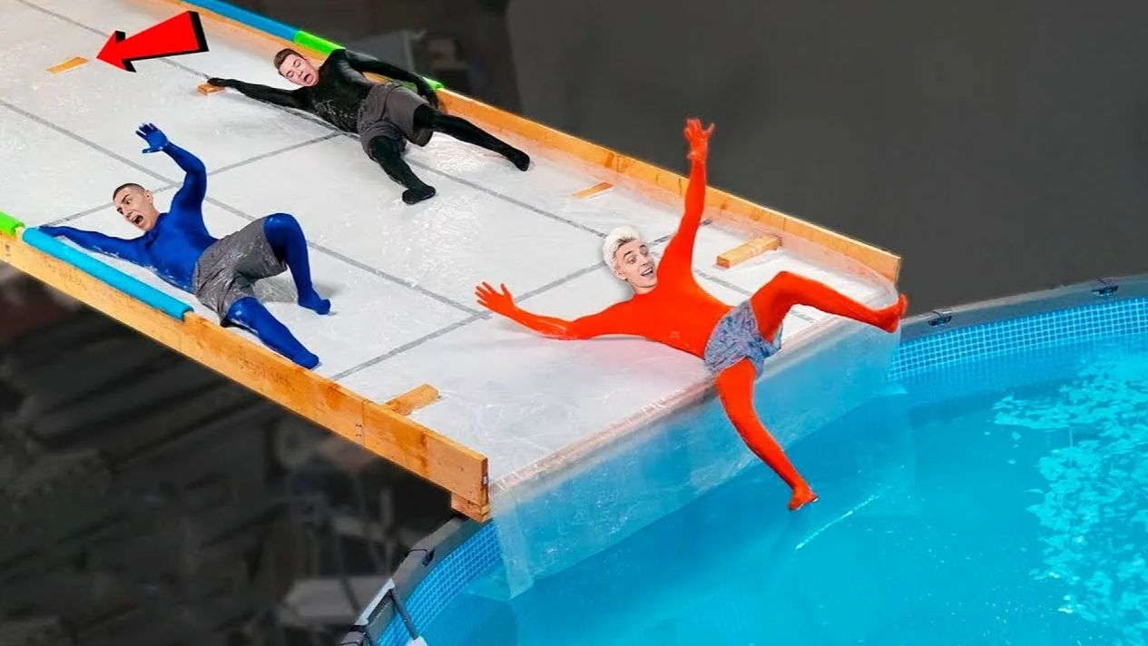 ВЛАД А4 - Выжить на СКОЛЬЗКОЙ ГОРКЕ Челлендж ! А4 смотреть онлайн