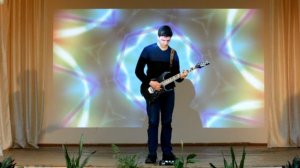 Михайлов Алексей - All Alone (Фестиваль талантов 2020)