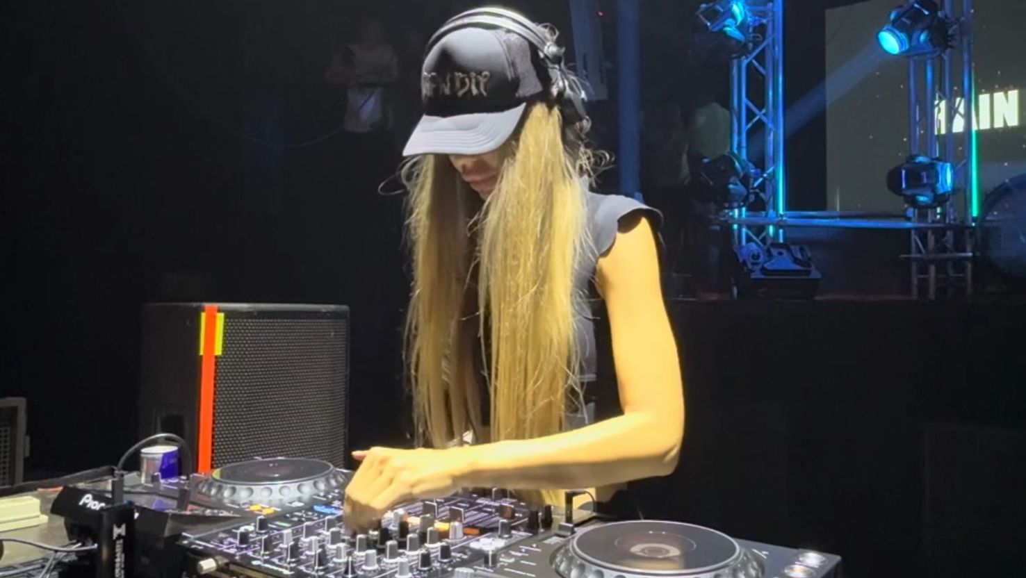 RAIN IN MONACO @ EKB Yekaterinburg Funky Jazz House 02.08.25 смотреть онлайн