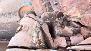 Экстремальная пробка в бункере 😱 Огромные камни застряли в дробилке |