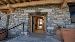 ИИ СДЕЛАЛ ОБЗОР ДОМА МЕЧТЫ в горах 🏔️ Шале с панорамой — сколько это стоит на самом деле?