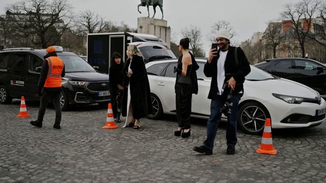 ЧТО НОСЯТ В ПАРИЖЕ НА НЕДЕЛЕ МОДЫ ОТ КУТЮР?