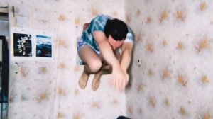 Забрался на кресло прыгнул в море