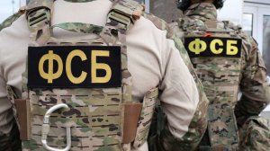 ФСБ показала кадры экстрадиции стрелявшего в Алексеева киллера из ОАЭ