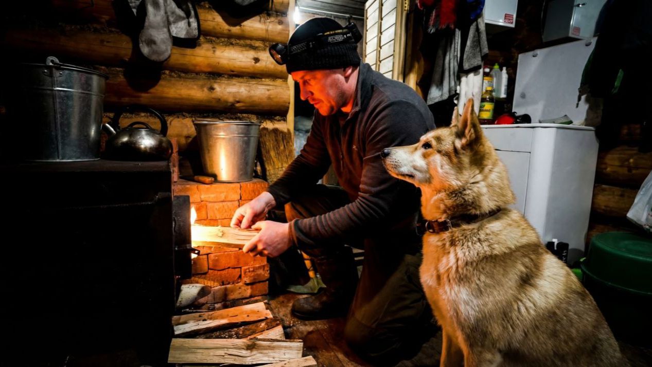 На рыбалку за хариусом на буране. Тайга ловит рыбу) смотреть онлайн