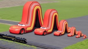 Большой и маленький Человек-паук на мотоцикле против Бэтмена на мотоцикле против Вольта на мотоцикле