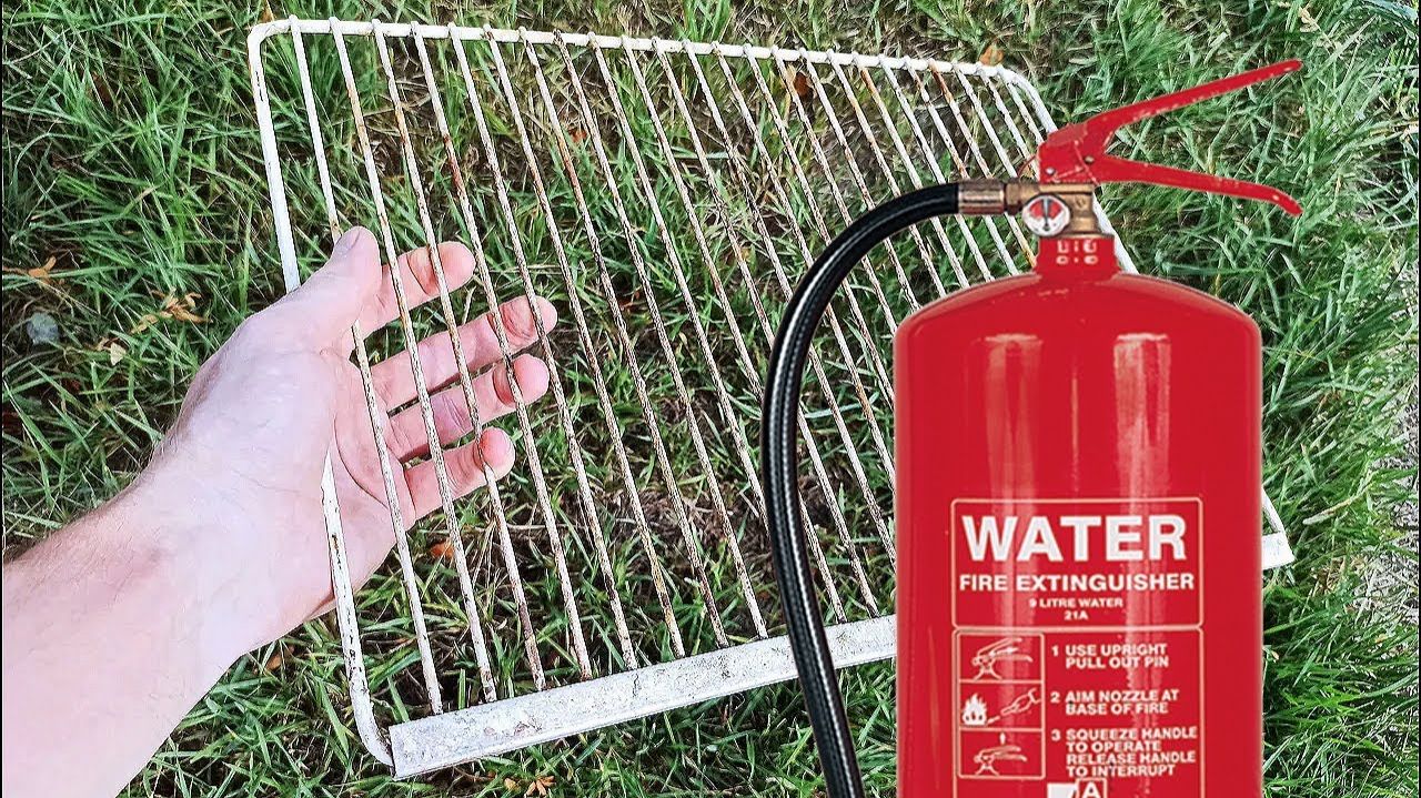 Шикарная идея самоделки из решетки от холодильника и огнетушителя смотреть онлайн