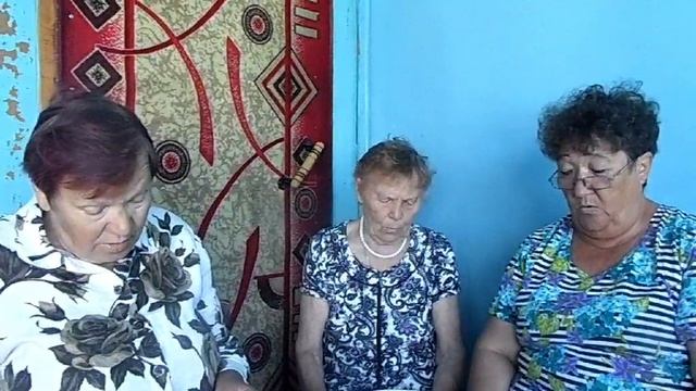 Сиротинкой росла