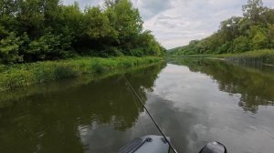 ОТ ЭТИХ ПОКЛЁВОК НА ПОВЕРХНОСТИ ВОДЫ ДУХ ЗАХВАТЫВАЕТ! Рыбалка на спиннинг.