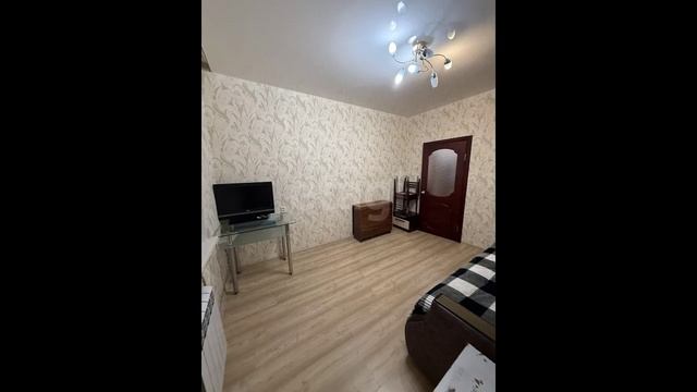 На продаже просторная двухкомнатная квартира 93-ей серии на 2-м этаже 3-этажного дома смотреть онлайн