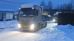 С огромным удовольствием сообщаем: приняли 10 тягачей FAW!