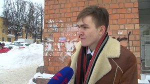 «Фонтан» воды в несколько метров «забил» на пересечении улиц Ванеева и Невзоровых