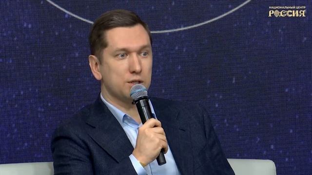 Лекция Вячеслава Демина: как нейросети справляются с интеллектуальными задачами