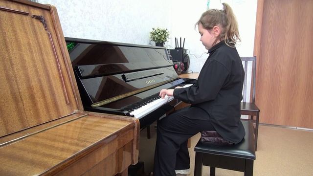 Аносова Арина, г. Куйбышев - Менуэт смотреть онлайн