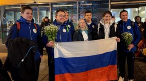 В Москве встретили сборную России по плаванию в ледяной воде