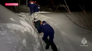 ИЗ СУГРОБА ВЫТАЩИЛИ ЖИТЕЛЯ СТОЛИЦЫ КАМЧАТКИ • НОВОСТИ КАМЧАТКИ