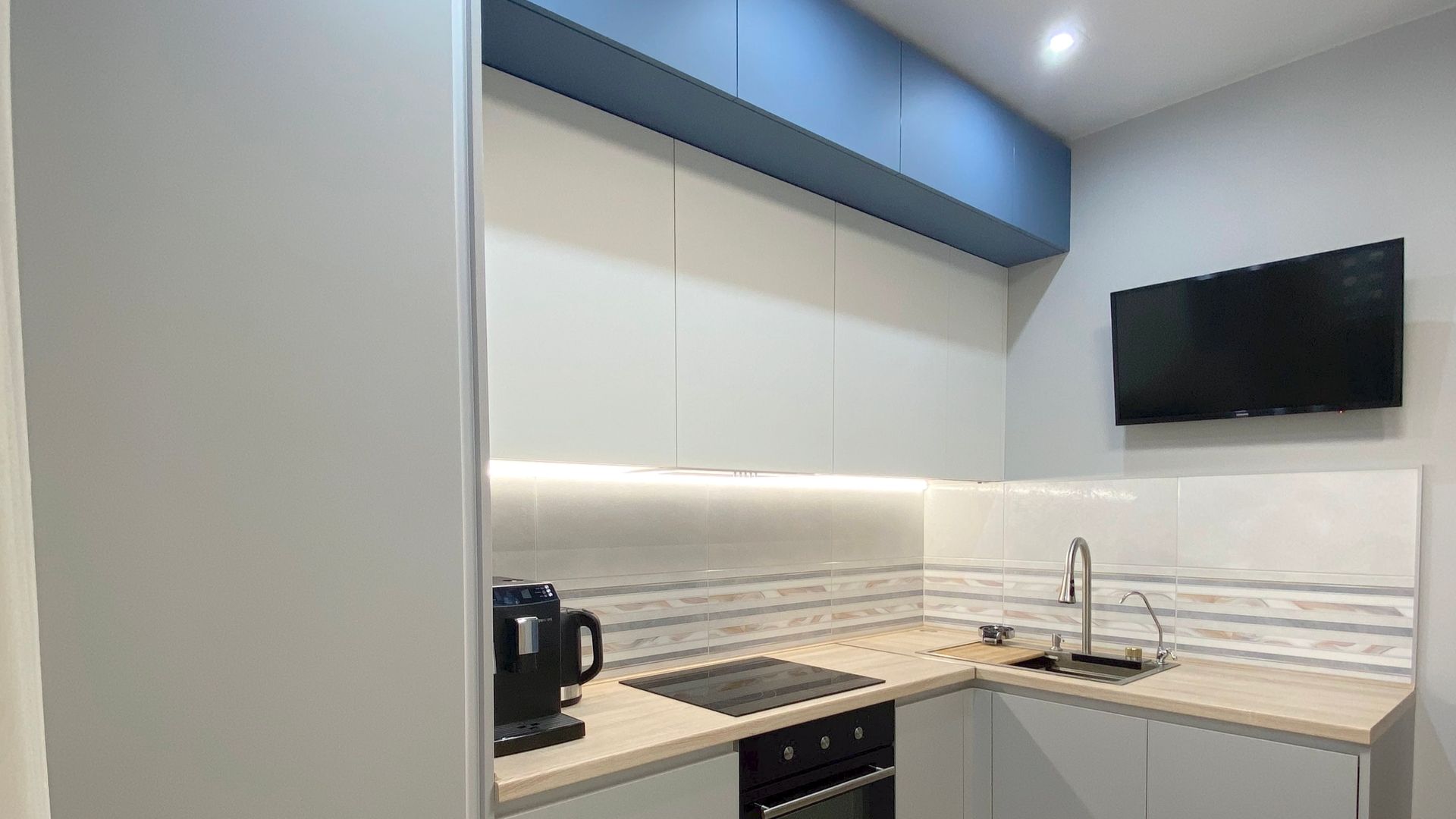 Стильная и функциональная кухня на заказ смотреть онлайн