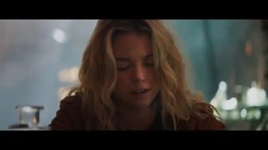 Милли Олкок и Джейсон Момоа во втором трейлере фильма Супергерл