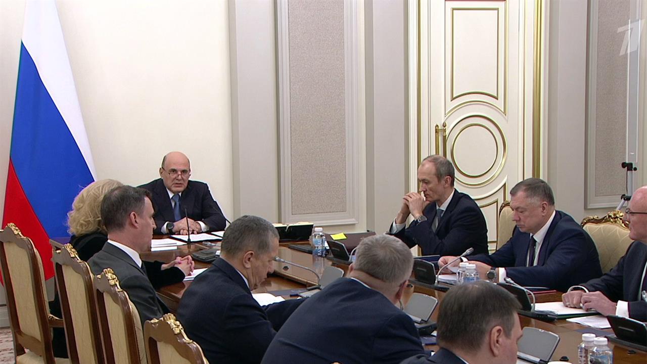 В День гражданской авиации развитие отрасли обсуждали на совещании в правительстве. смотреть онлайн