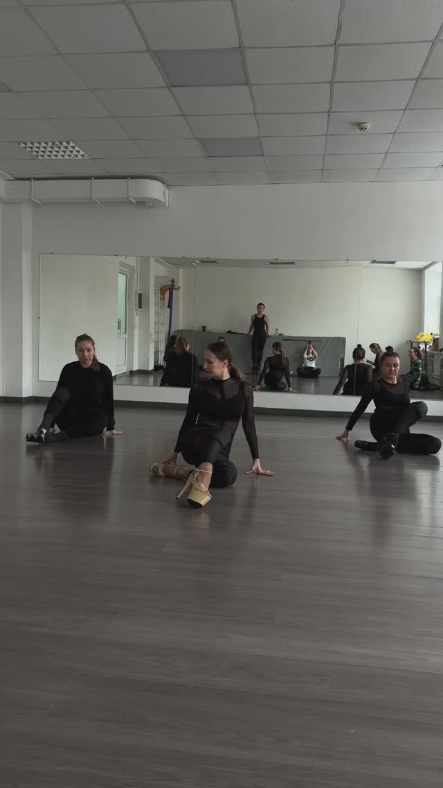 Time to emerge 🟤 strip хореография смотреть онлайн