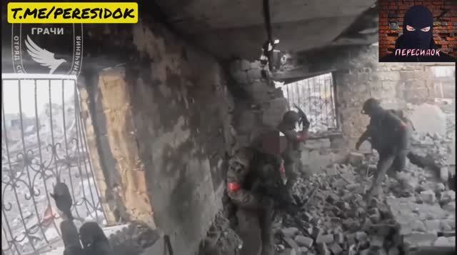 Накат штурмовиков ВС РФ с видом от первого лица смотреть онлайн