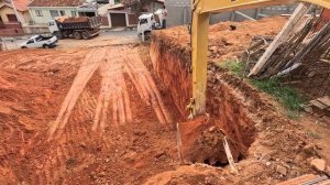 ГУСЕНИЧНЫЙ ТРАКТОР CATERPILLAR 318D2L С ГУСЕНИЧНОЙ ТЯГОЙ