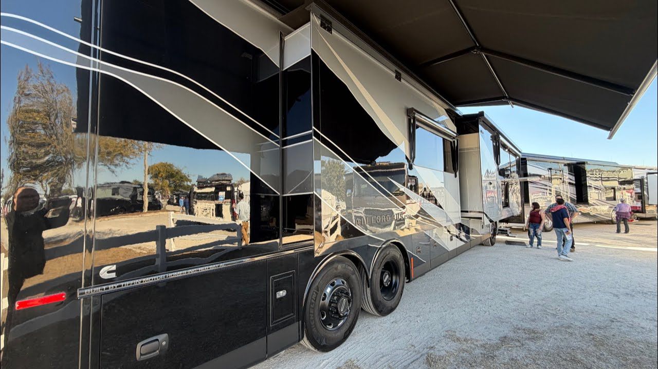 Самый дорогой автодом в США. Можно ли на нем законно ездить в России_ смотреть онлайн