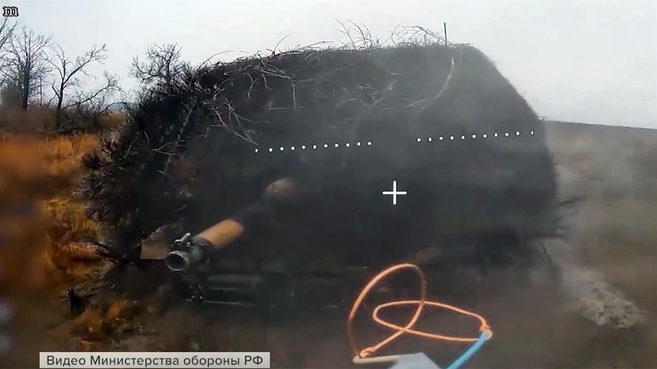 Минобороны опубликовало кадры уничтожения в Запорожской области американского танка Abrams. смотреть онлайн