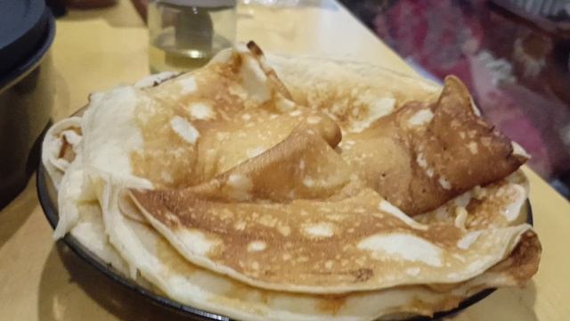 Печем блинчики на новой блиннице