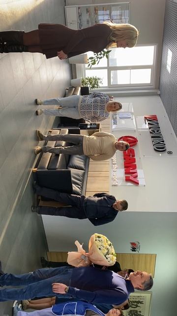 Поздравляем с Днём рождения  Полшкову Анну маркетинг и реклама