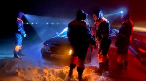 Снежная стихия парализовала дороги Казахстана: из снежного плена освободили десятки машин