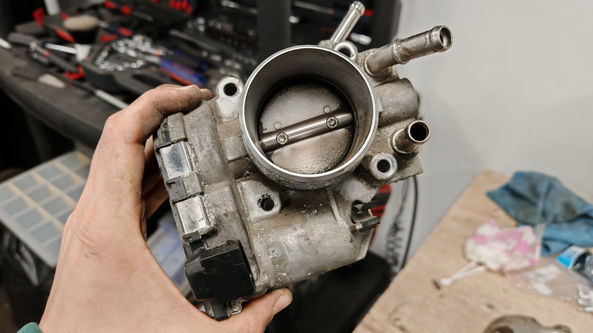 ЧИСТКА ДРОССЕЛЬНОЙ ЗАСЛОНКИ KIA RIO 3