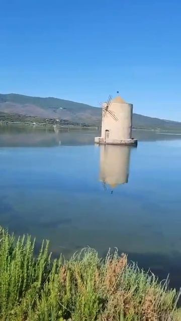 Съездили на озеро недалеко от Рима в Италии смотреть онлайн