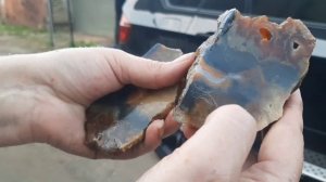 Пилим с Аллой образцы минералов добытых во время полевого сезона