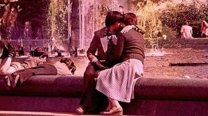 Первый поцелуй!