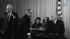 ▶ На Этом ФОТО Снято НЕЧТО Шокирующее, Но НИКТО Не Замечал Этого Больше 50 лет!