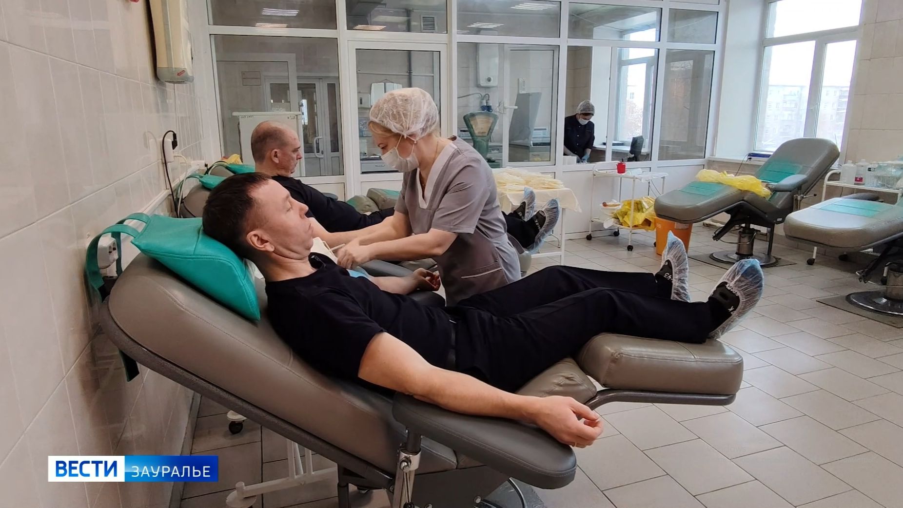 Сотрудники Управления федеральной службы судебных приставов пополнили региональный банк крови смотреть онлайн