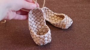 Лапти из газетных трубочек. Плетение из газет