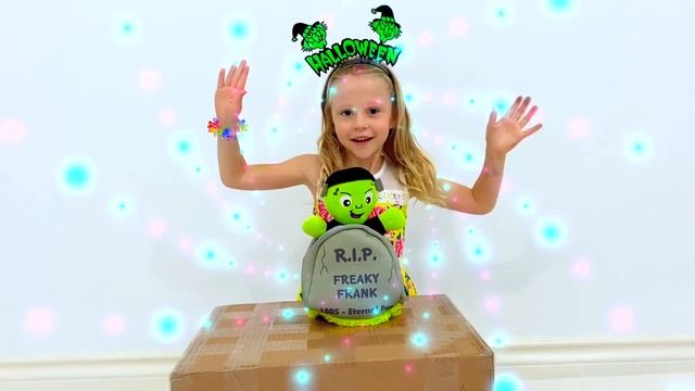 Настя и папа нашли подарки к Хэлоуин смотреть онлайн