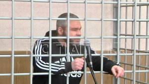 Паломники, которые избили полицейских,а потом избили их,из-за решетки пытались доказать невиновность