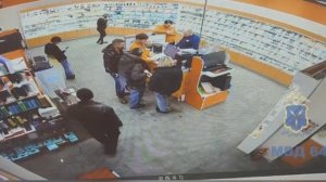 Попытка кражи смартфона в центре Саратова закончилась уголовным делом