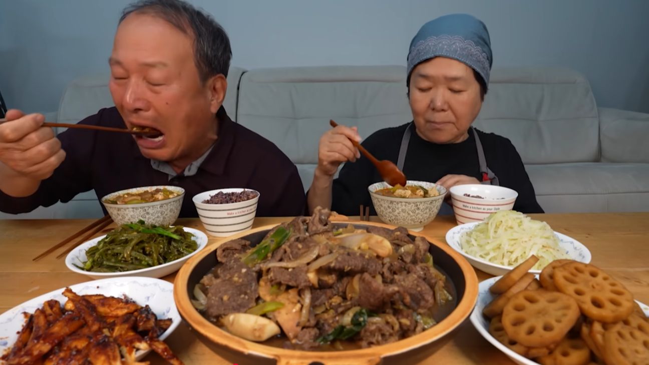 🔥🍲 Мукбанг и Mukbang : ОСЕННИЙ ПИР! 🍂 Булгоги из говядины Хану с корнем лотоса, деодоком смотреть онлайн