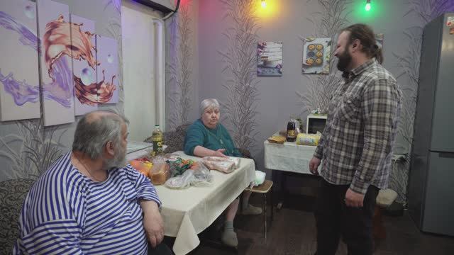 Пенсионеры так обрадовались продуктовым покупкам Что купили на пенсию ОБЗОР И РАСПАКОВКА продуктов смотреть онлайн